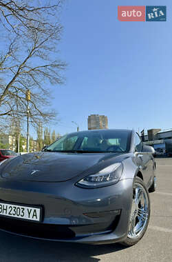 Седан Tesla Model 3 2019 в Одессе