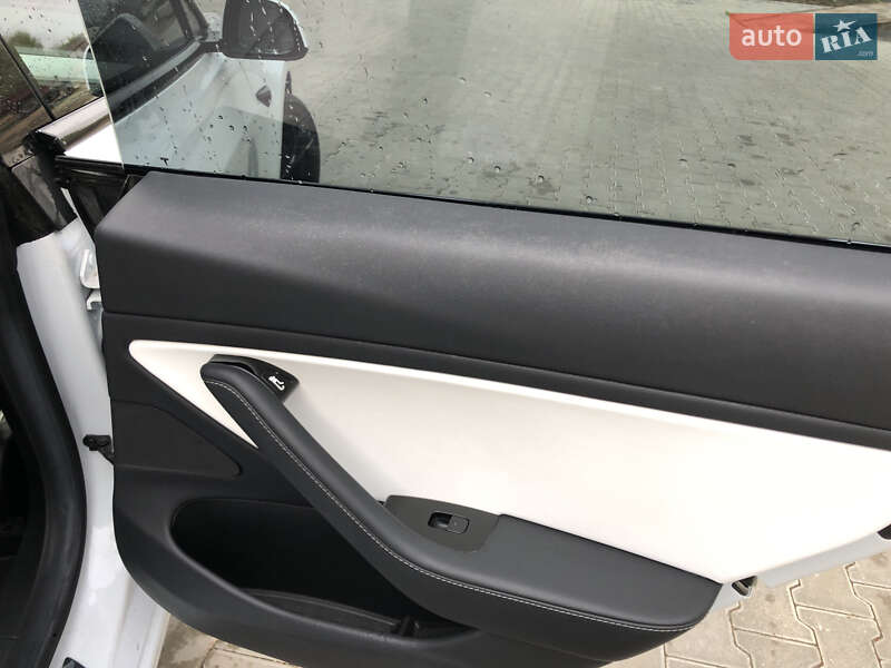 Седан Tesla Model 3 2019 в Хорошеве