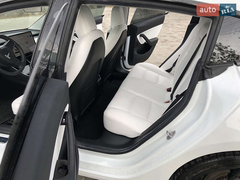 Седан Tesla Model 3 2019 в Хорошеве