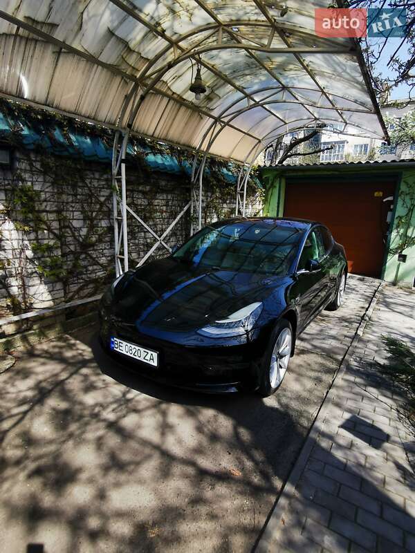 Седан Tesla Model 3 2018 в Николаеве