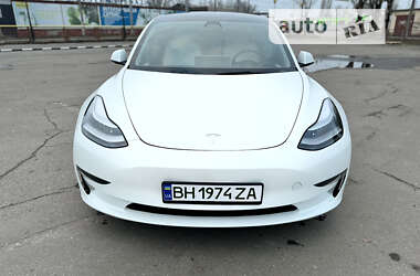 Седан Tesla Model 3 2022 в Одессе