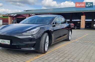 Седан Tesla Model 3 2018 в Львове