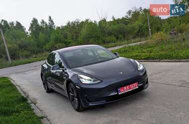 Седан Tesla Model 3 2019 в Львове