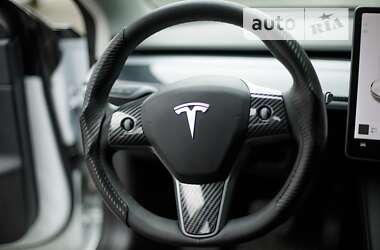 Седан Tesla Model 3 2021 в Львові