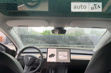 Седан Tesla Model 3 2021 в 