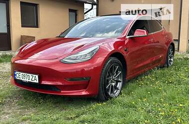 Седан Tesla Model 3 2019 в Чернівцях