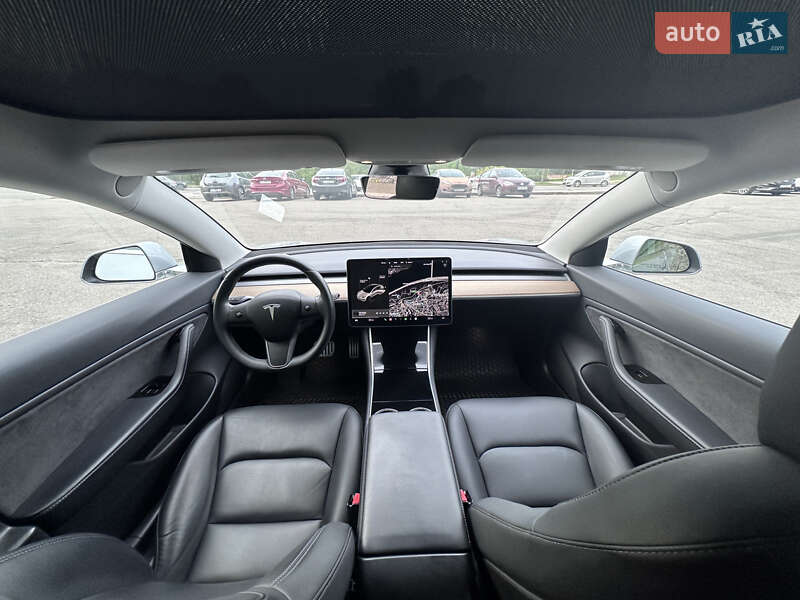 Седан Tesla Model 3 2018 в Києві