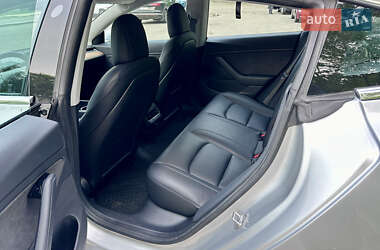 Седан Tesla Model 3 2018 в Києві
