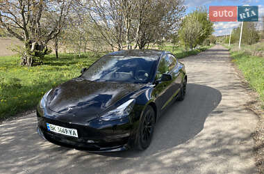 Седан Tesla Model 3 2021 в Рівному