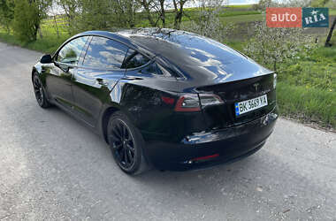 Седан Tesla Model 3 2021 в Рівному