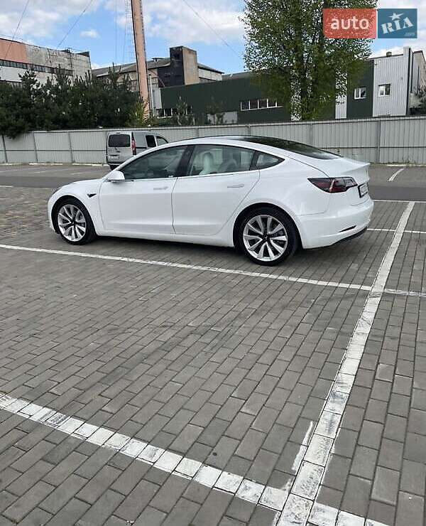 Седан Tesla Model 3 2020 в Киеве фото 7 Седан Tesla Model 3 2020 в Киеве