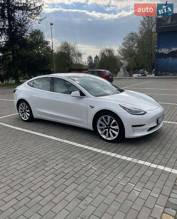 Седан Tesla Model 3 2020 в Киеве фото 10 Седан Tesla Model 3 2020 в Киеве