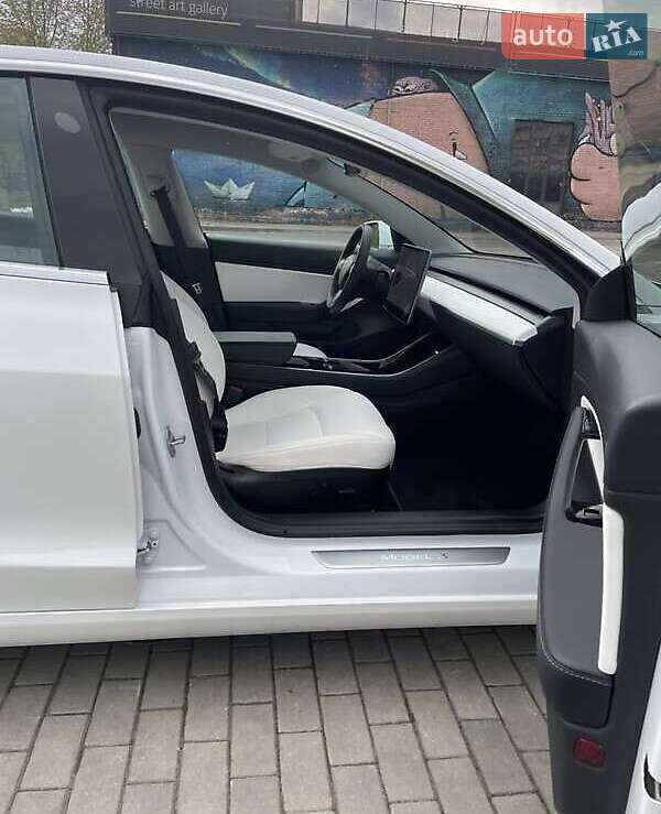 Седан Tesla Model 3 2020 в Киеве фото 19 Седан Tesla Model 3 2020 в Киеве