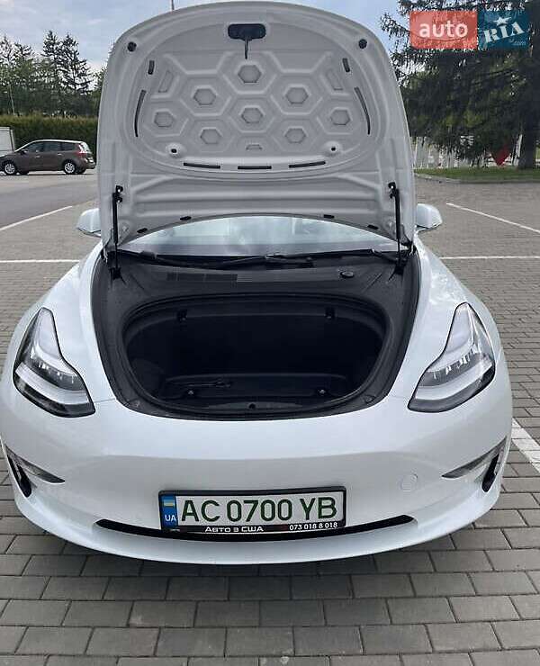 Седан Tesla Model 3 2020 в Киеве фото 24 Седан Tesla Model 3 2020 в Киеве