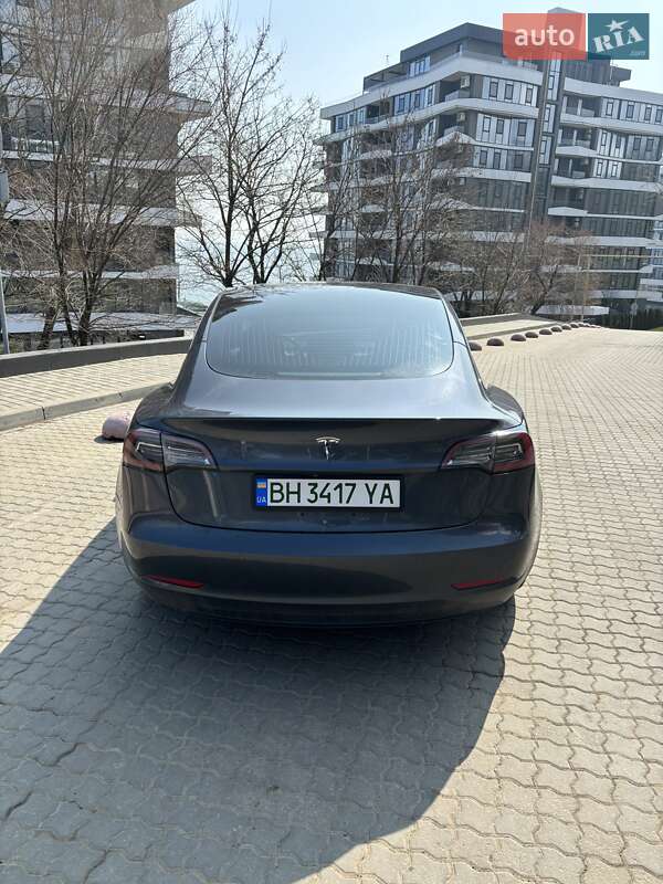 Седан Tesla Model 3 2018 в Одесі