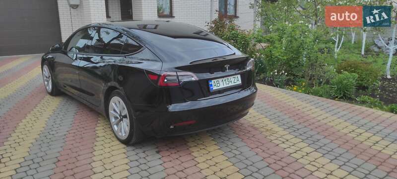 Седан Tesla Model 3 2021 в Виннице