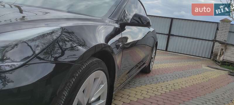 Седан Tesla Model 3 2021 в Виннице