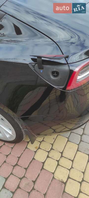 Седан Tesla Model 3 2021 в Виннице