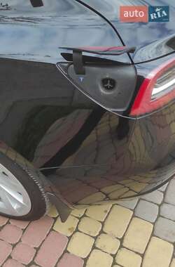 Седан Tesla Model 3 2021 в 