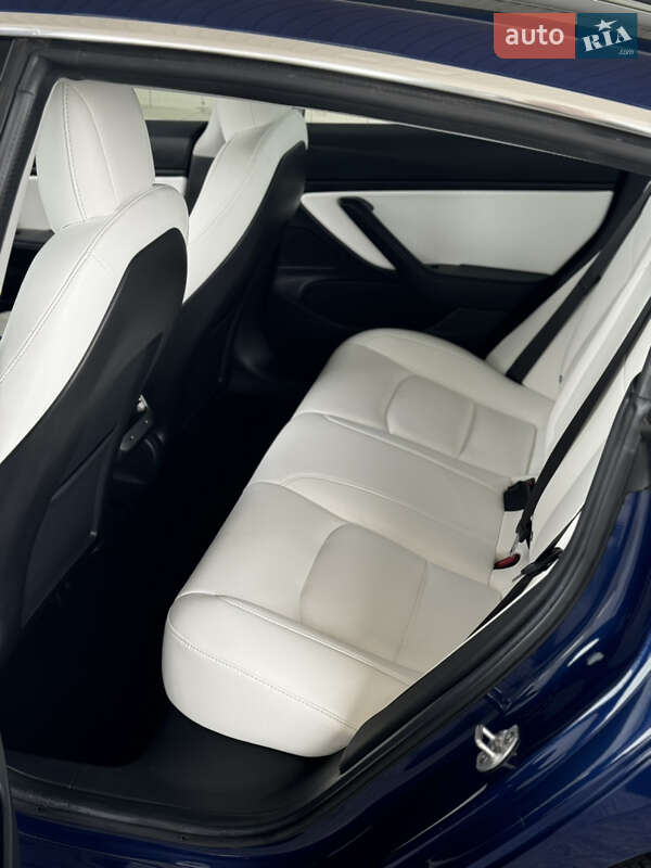 Седан Tesla Model 3 2018 в Днепре
