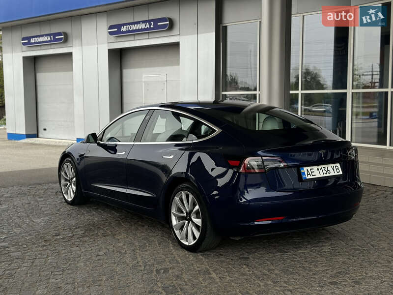 Седан Tesla Model 3 2018 в Днепре