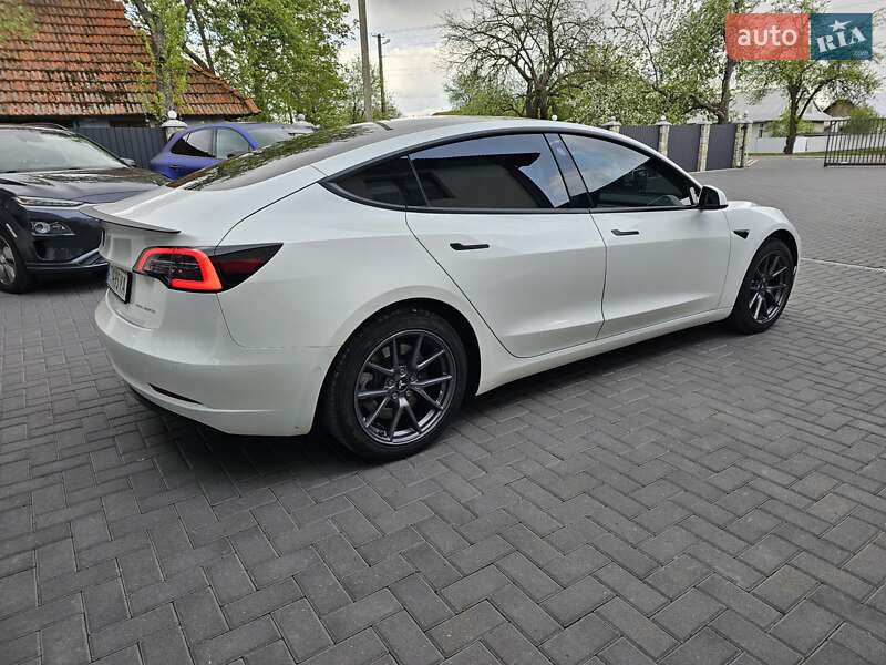 Седан Tesla Model 3 2021 в Коломиї