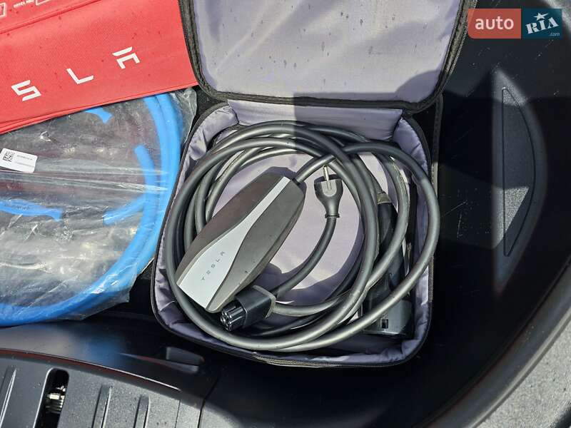Седан Tesla Model 3 2021 в Коломиї