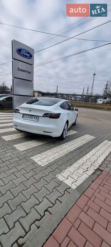 Седан Tesla Model 3 2020 в Чернівцях