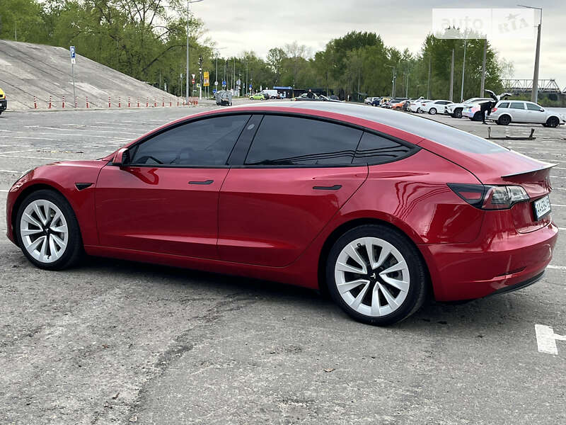 Седан Tesla Model 3 2022 в Києві
