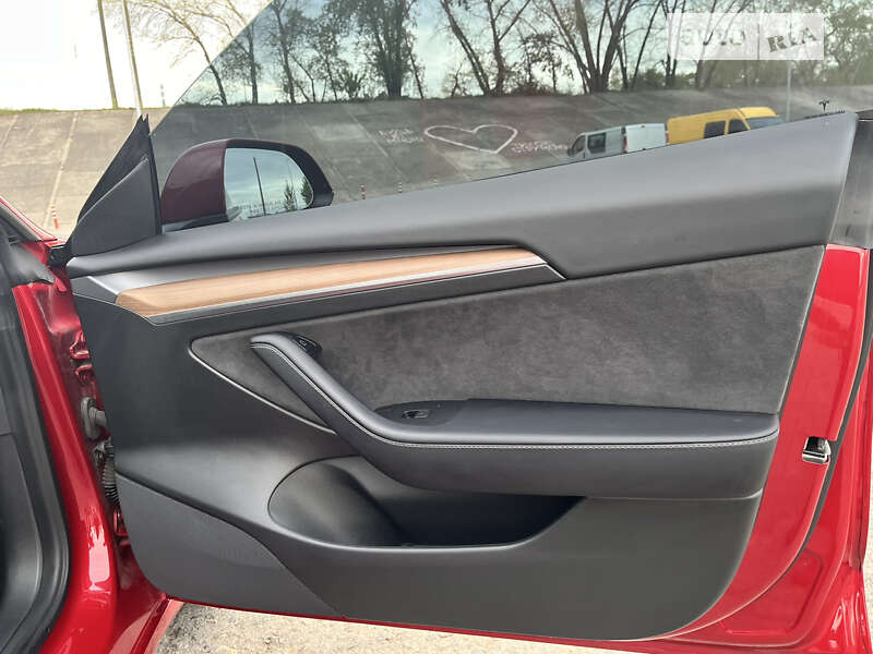 Седан Tesla Model 3 2022 в Києві