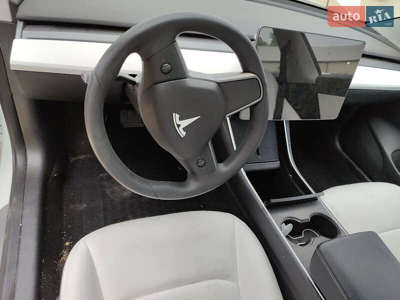 Седан Tesla Model 3 2019 в Харкові