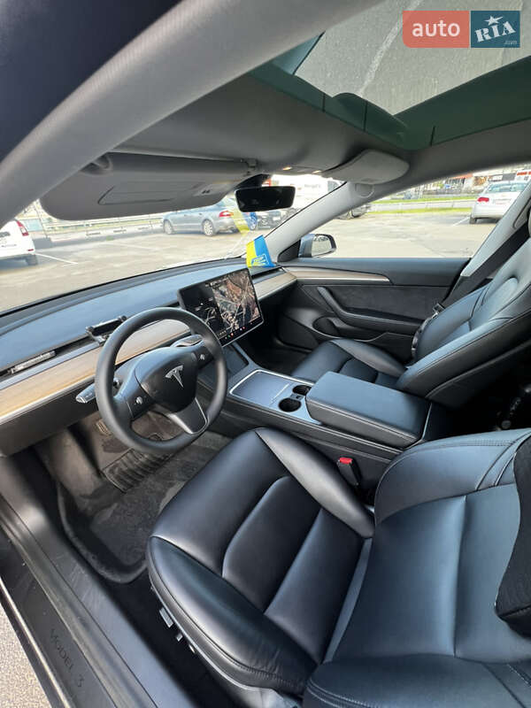 Седан Tesla Model 3 2021 в Києві