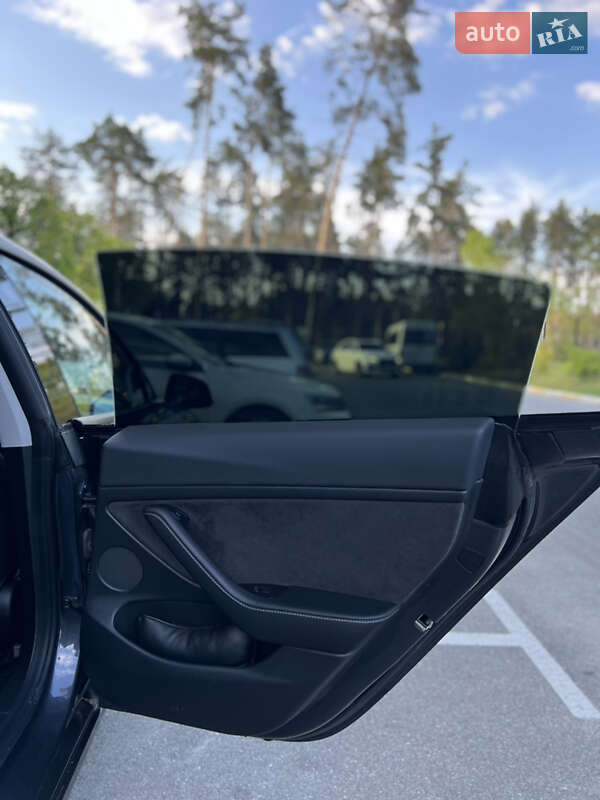 Седан Tesla Model 3 2021 в Києві