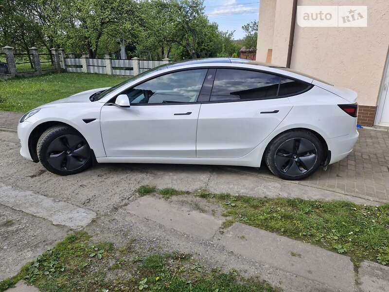 Седан Tesla Model 3 2021 в Самборе