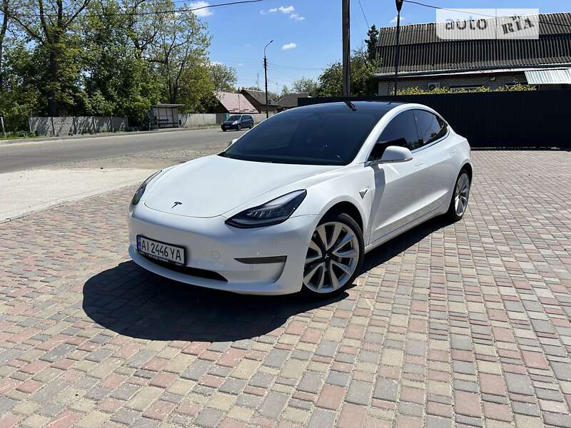 Седан Tesla Model 3 2019 в Черкасах