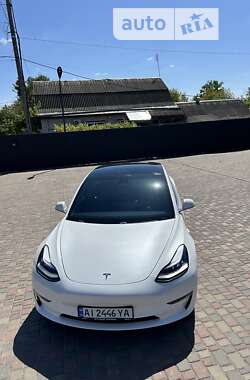 Седан Tesla Model 3 2019 в Черкасах