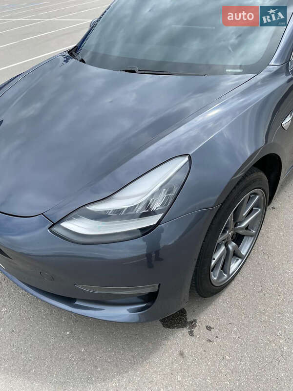Седан Tesla Model 3 2020 в Запоріжжі