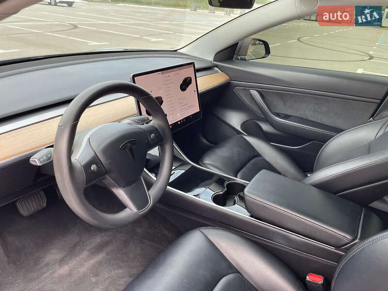 Седан Tesla Model 3 2020 в Запоріжжі