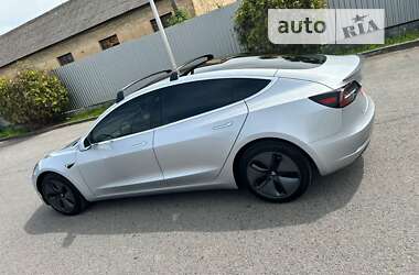 Седан Tesla Model 3 2018 в Ужгороде