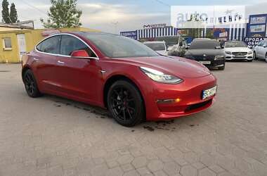 Седан Tesla Model 3 2020 в Львові