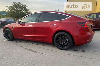 Седан Tesla Model 3 2020 в Львове