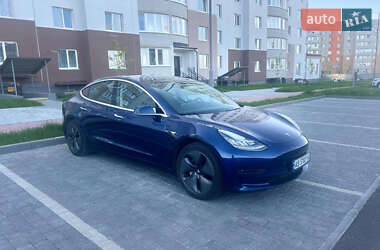 Седан Tesla Model 3 2019 в Виннице