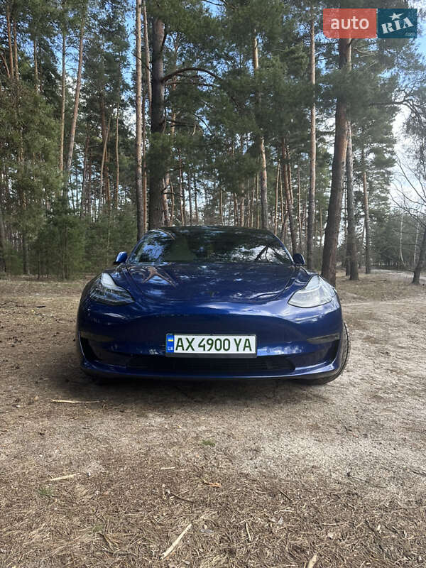 Седан Tesla Model 3 2020 в Киеве