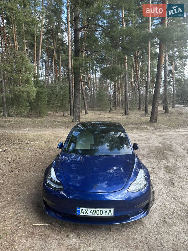 Седан Tesla Model 3 2020 в Киеве