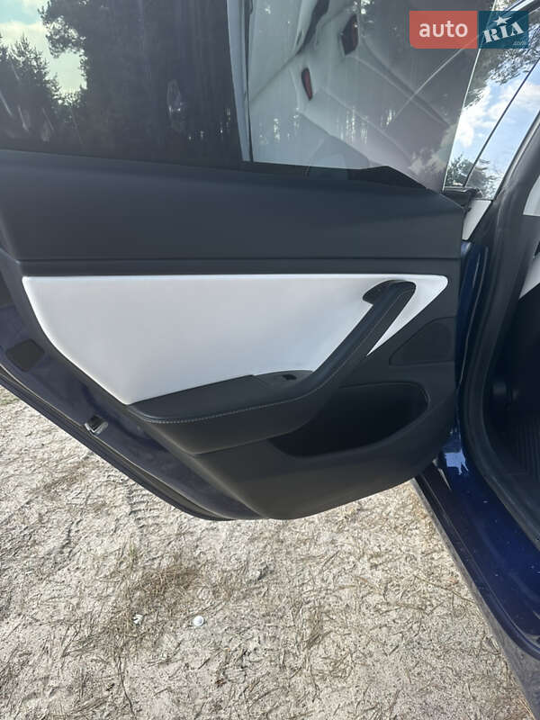 Седан Tesla Model 3 2020 в Киеве