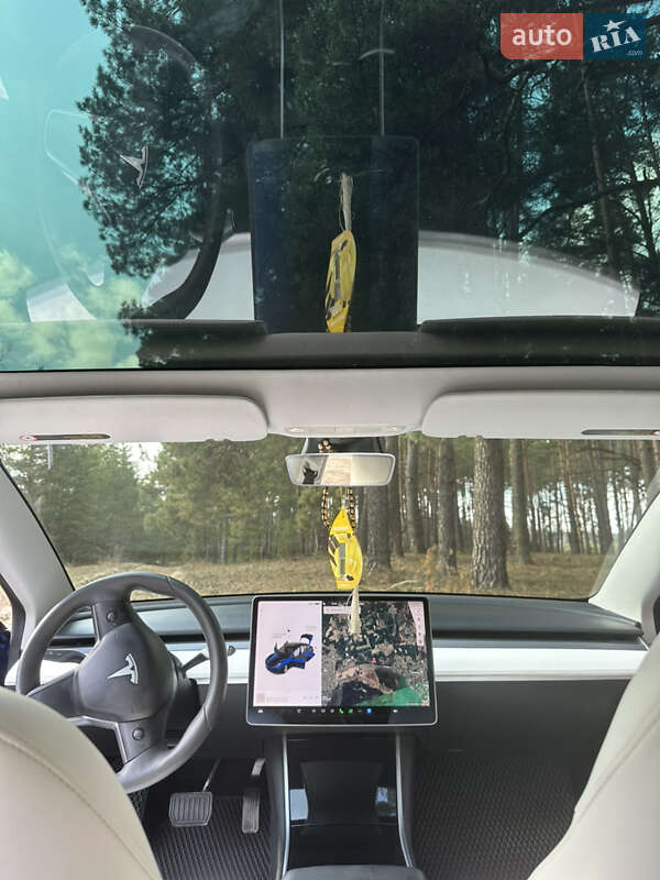 Седан Tesla Model 3 2020 в Киеве