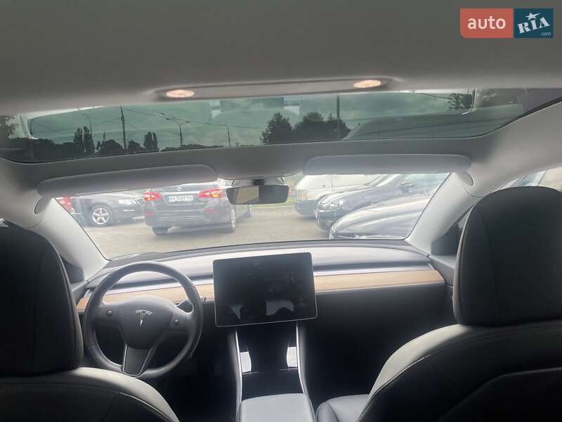 Седан Tesla Model 3 2018 в Киеве