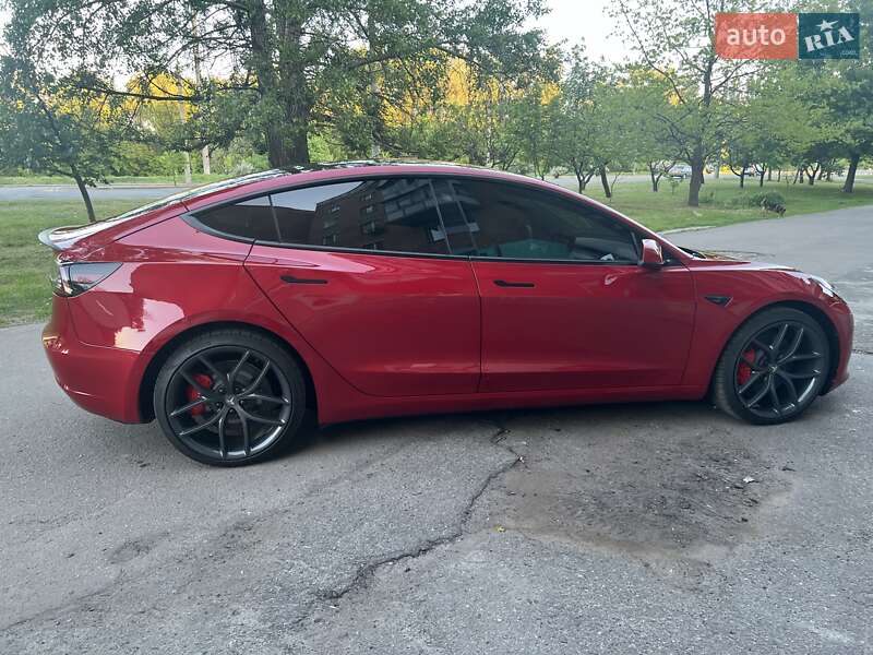 Седан Tesla Model 3 2021 в Полтаві