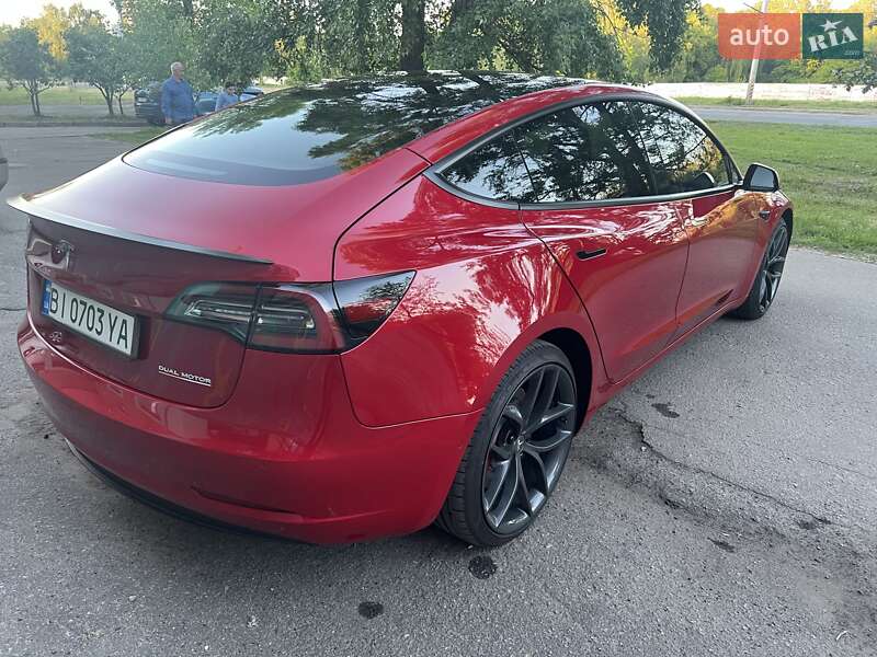 Седан Tesla Model 3 2021 в Полтаві