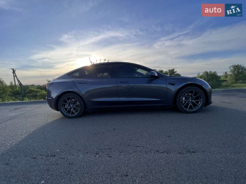 Седан Tesla Model 3 2018 в Киеве